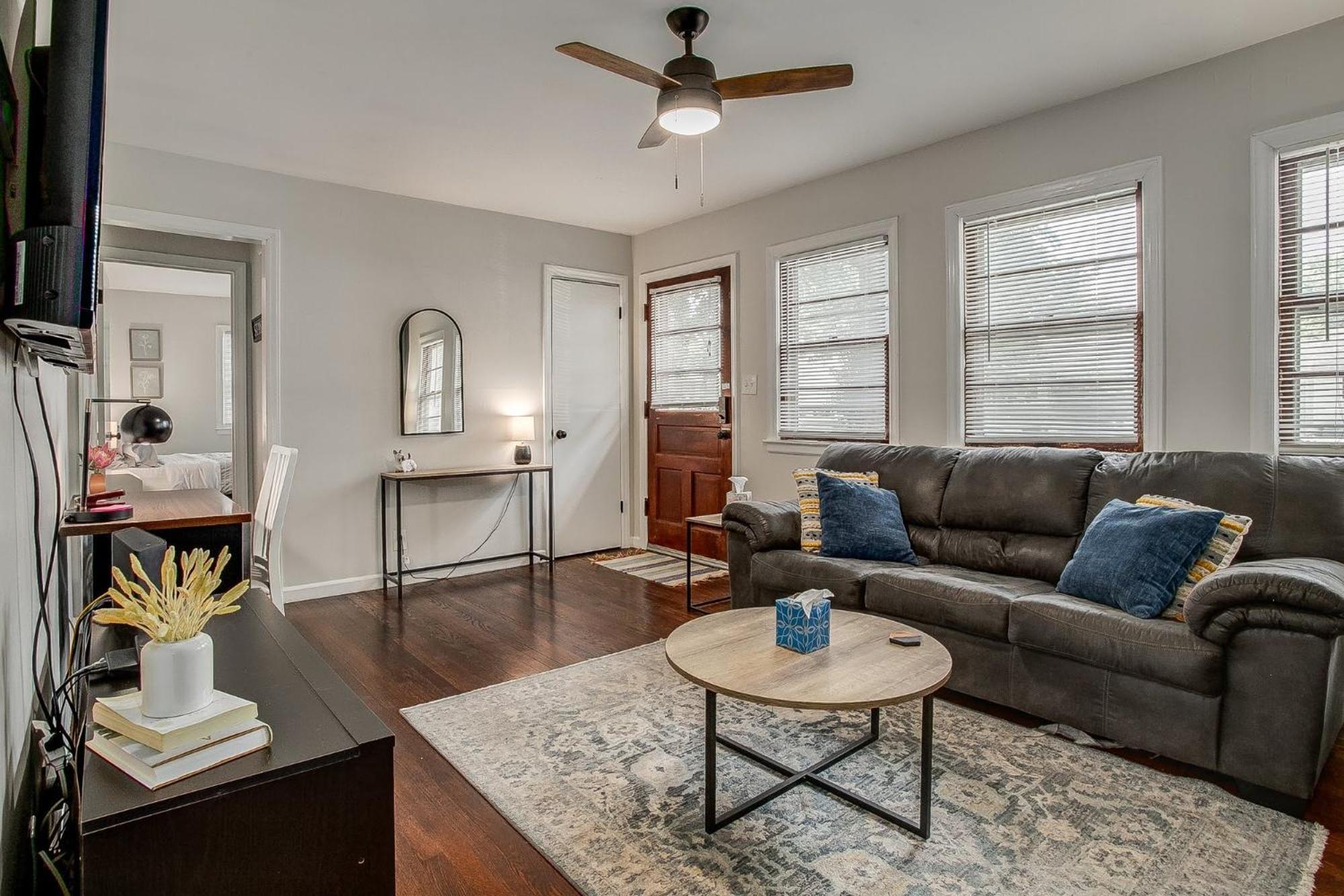 Chic Home With Huge Grassy Yard 7 Mins To Arrowhead Stadium 인데펜던스 외부 사진